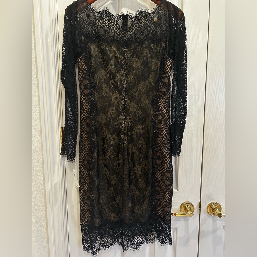 New with tags Tadashi Shoji Elegant Black Lace long sleeve Dress size 6